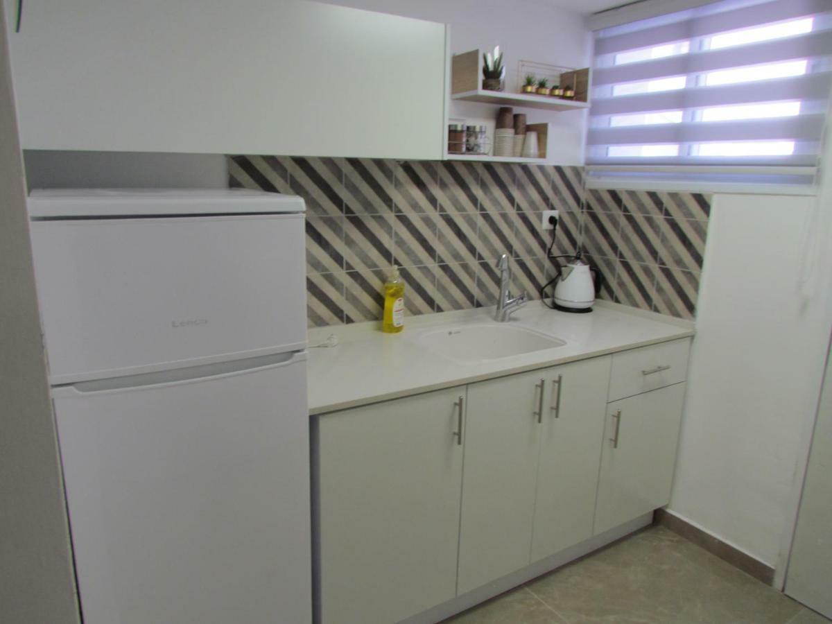 Eleni Apartment Eilat Exterior photo